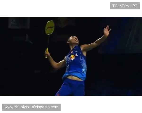 羽毛球头顶扣杀球